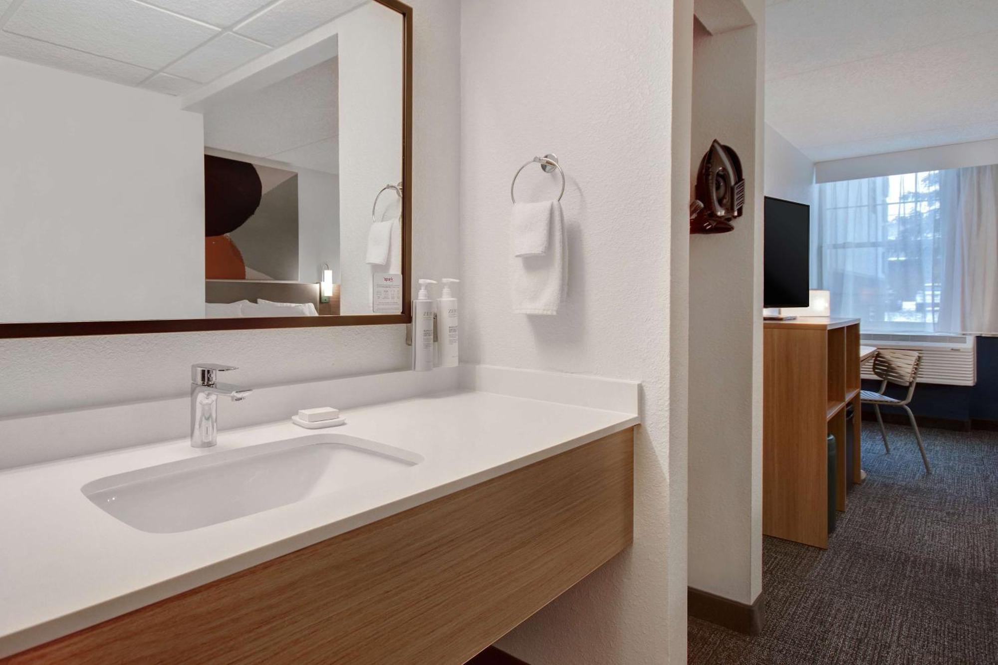 Spark By Hilton Rochester University Area Ngoại thất bức ảnh