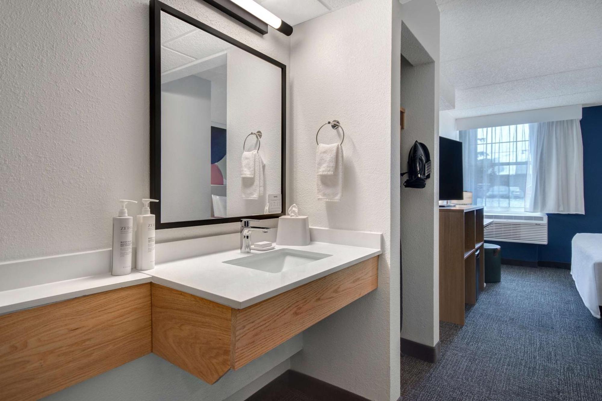Spark By Hilton Rochester University Area Ngoại thất bức ảnh
