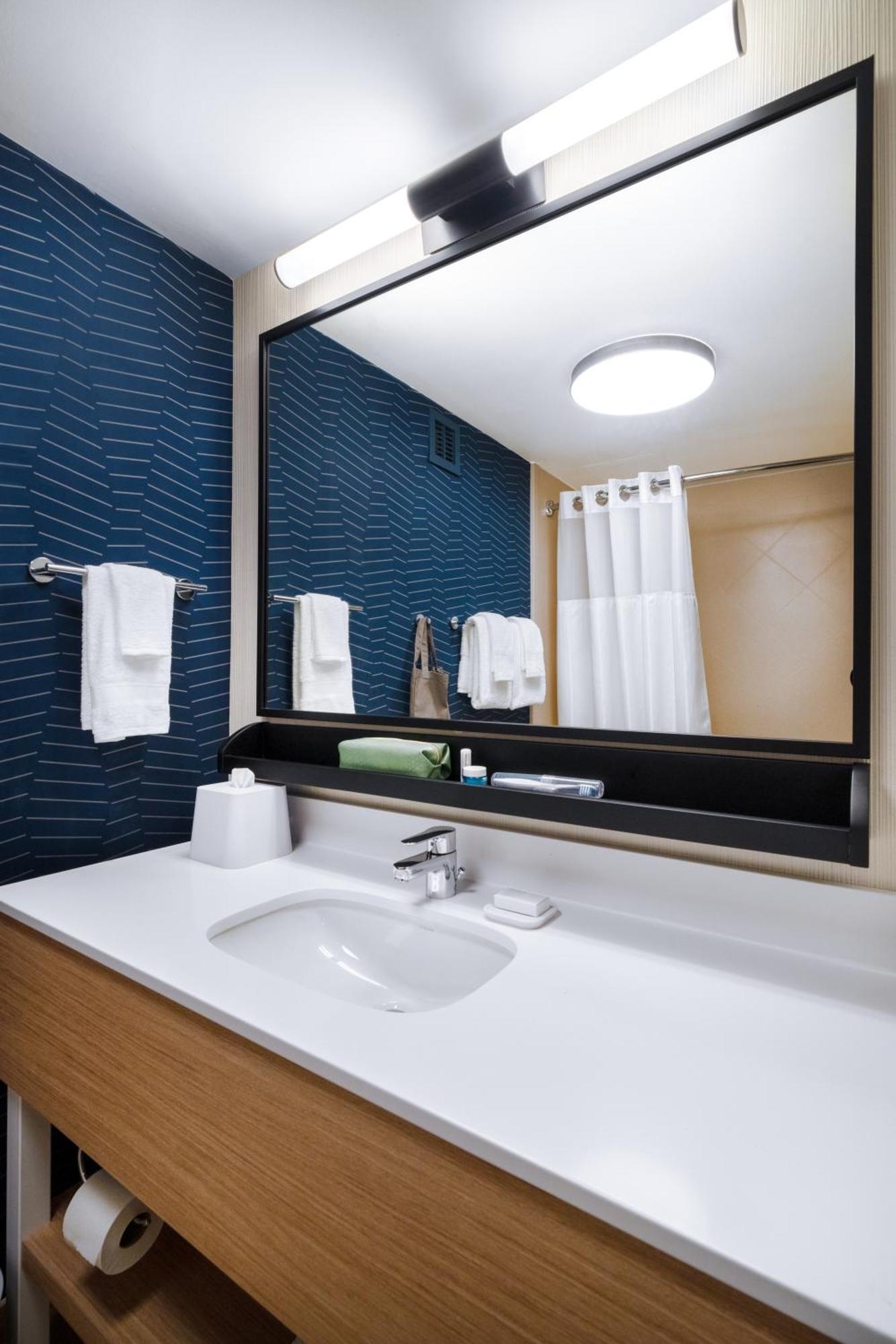 Spark By Hilton Rochester University Area Ngoại thất bức ảnh